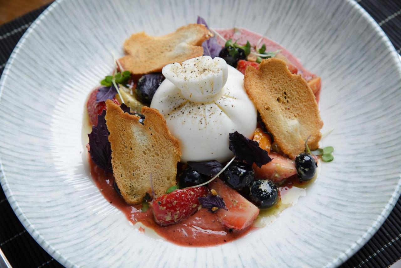 Royal Tulip Hotel & Casino, ティビリシ エクステリア 写真 Buratta
