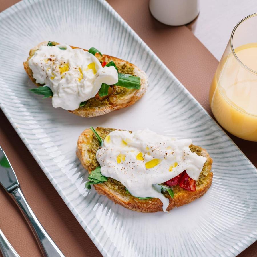 Royal Tulip Hotel & Casino, ティビリシ エクステリア 写真 Buratta