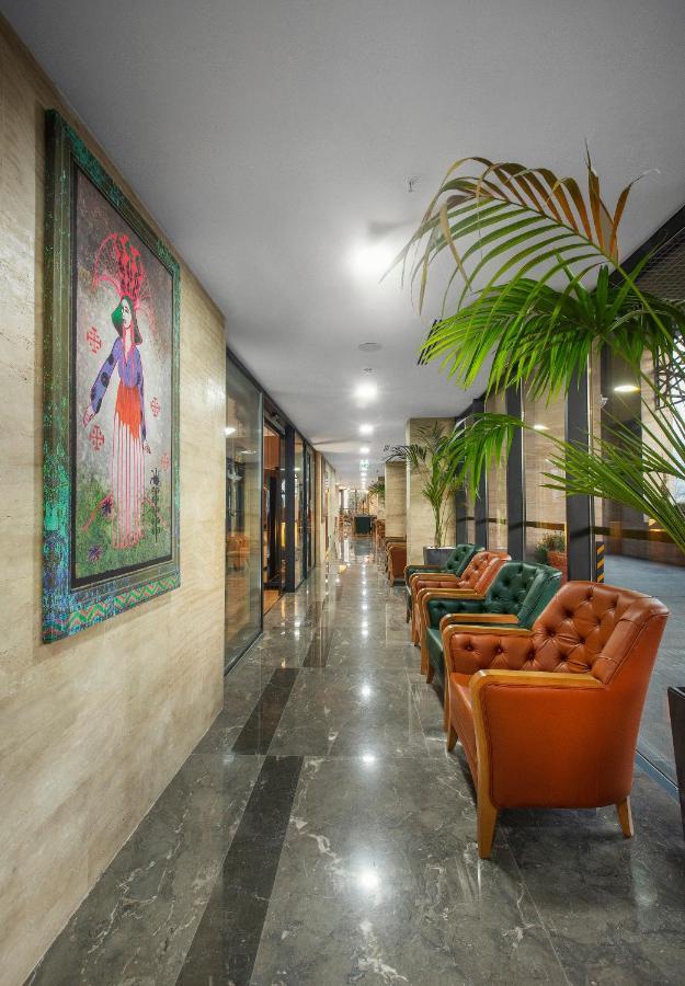 Royal Tulip Hotel & Casino, ティビリシ エクステリア 写真 Lobby