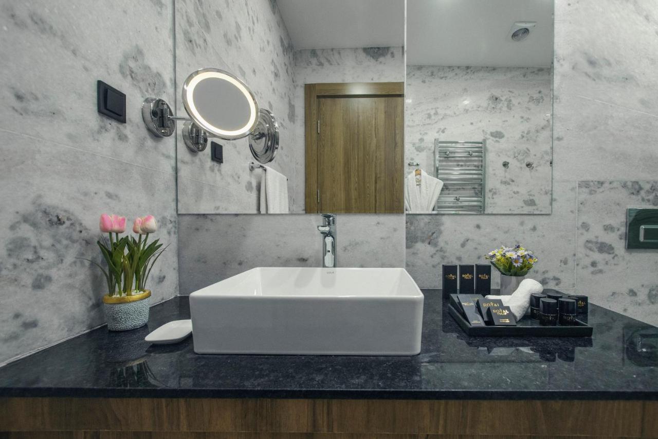 Royal Tulip Hotel & Casino, ティビリシ エクステリア 写真 Bathroom