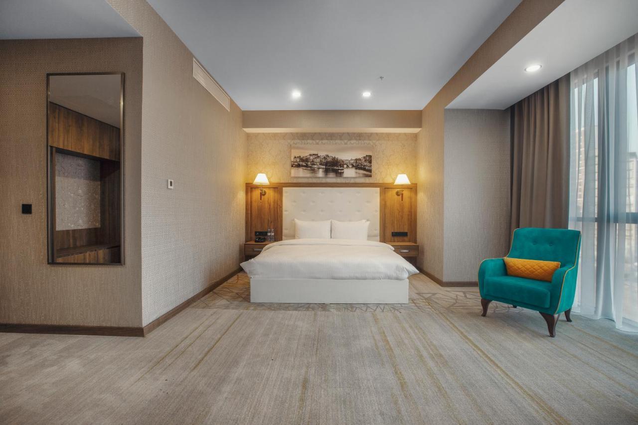 Royal Tulip Hotel & Casino, ティビリシ エクステリア 写真 Deluxe Room