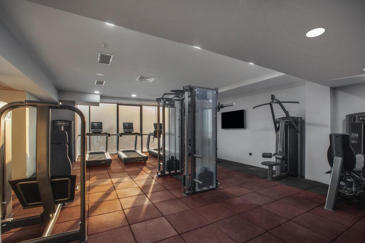 Royal Tulip Hotel & Casino, ティビリシ エクステリア 写真 The gym at the hotel